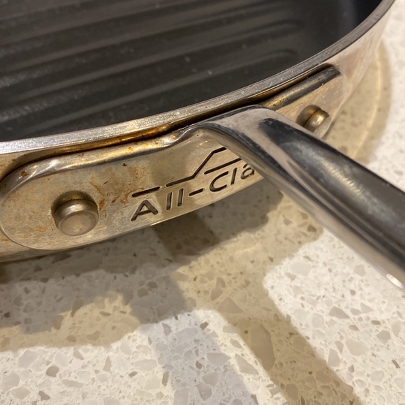 All-Clad 12 inches Stainless Steel Non-Stick Grill Round Pan - Picture 3 of 9